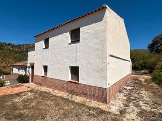 Mas à Colmenar. Villa rústica de 4 dormitorios con piscina y vistas a la montaña