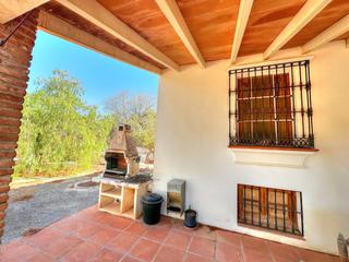 Masia en Olas. Encantadora finca en venta en colmenar