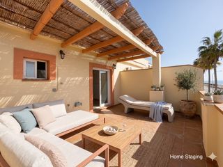 Maison jumelée à Benajarafe. Casa adosada con terraza y vistas al mar en benajarafe