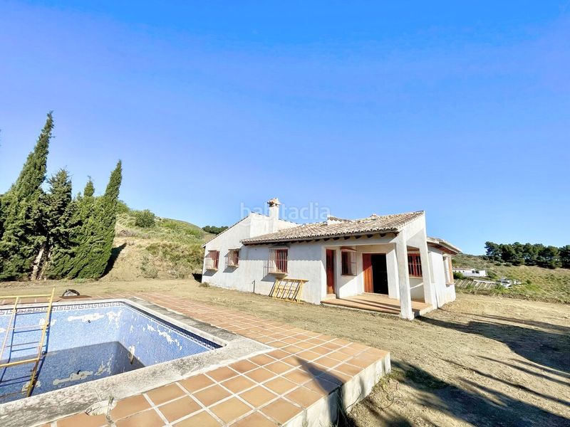 Foto cda7301e-7dca-420d-9765-af988bdfbeb0. Masia amb aparcament piscina a Borge (El)