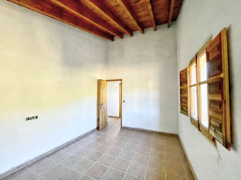 Foto f1ed8bd6-dcee-4e5a-8e1a-1ac4b5a48959. Masia amb aparcament piscina a Borge (El)