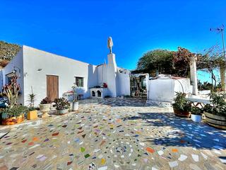 Masia a Macharaviaya. Casa de campo con amplias posibilidades en una gran parcela de c