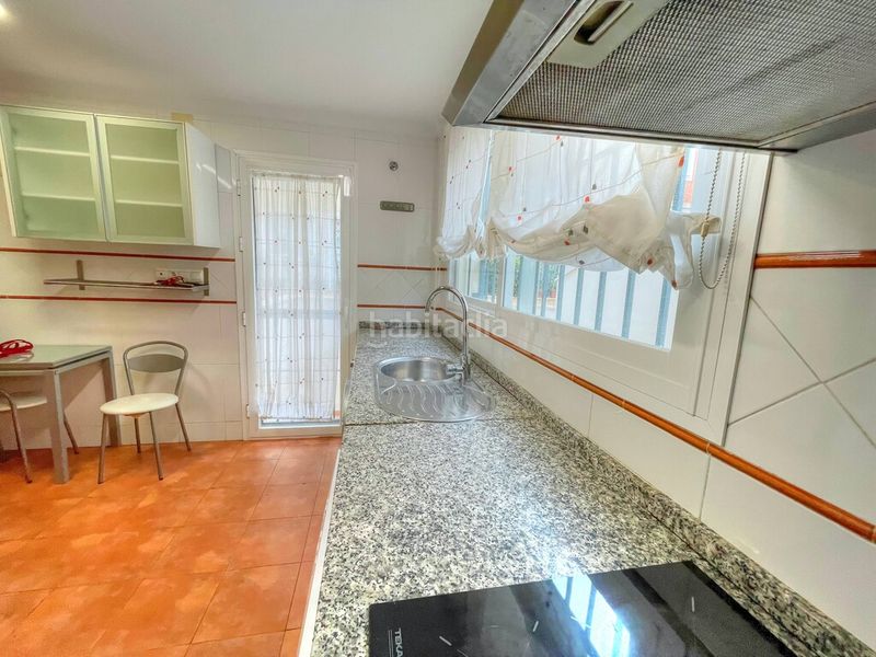 Foto c62fd81c-8d9b-4e43-a466-804ff594b9c7. Xalet amb aparcament piscina a Benajarafe