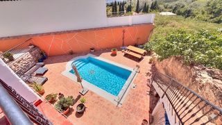 Casale in Periana. Encantadora casa  independiente reformada con piscina privada y