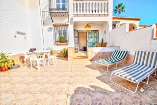 Pis a Caleta de Velez. Encantador apartamento de dos dormitorios a pocos pasos de la pl