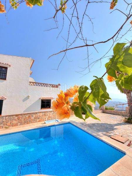 Foto df5982d8-529b-430e-b28c-f8a7c76db228. Masia amb aparcament piscina a Almáchar