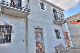Country house in Cútar. Casa de campo muy cerca del pueblo