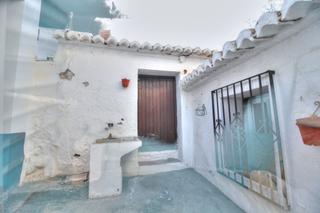 Country house in Benamargosa. Amplia casa de pueblo en benamargosa para reformar