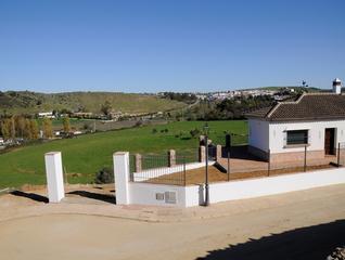 Xalet a Cazalla de la Sierra. Villa la latera tiene aproximadamente 5 años y está registrada c