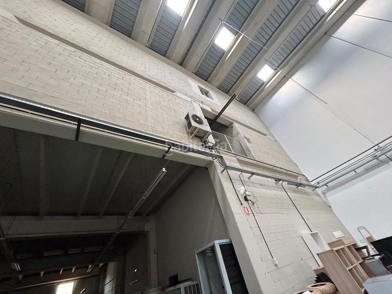 Foto 05c0dfe2-33b5-4a31-bc4f-f4ec521bf989. Fabrikhalle in Zona Industrial Barberà del Vallès