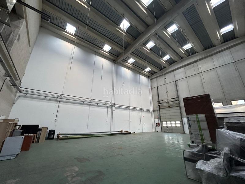 Foto e2d1a456-3359-4adf-9f0b-e9e10eed8ee8. Fabrikhalle in Zona Industrial Barberà del Vallès