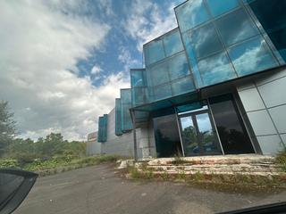 Lloguer Local Comercial a Sant Celoni. Ubicacin privilegiada con acceso directo a la ap-7 y vistas pan