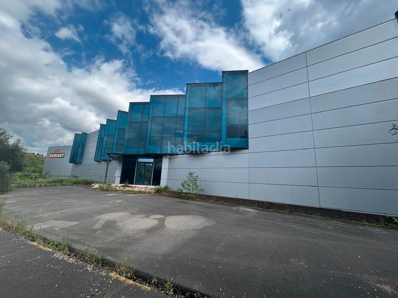 Foto f3bf5f7f-f74f-4a80-9a0f-50213b42efc4. Location local commercial dans Sant Celoni