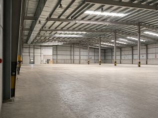 Lloguer Nau industrial a Parets del Vallès. Logística real, no promesas.
