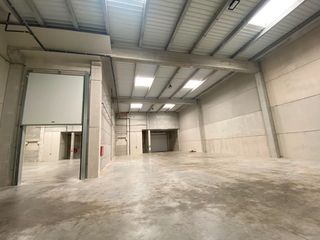 Location Bâtiment à usage industriel à Santa Perpètua de Mogoda. Empieza a trabajar desde el primer día, sin reformas ni complica