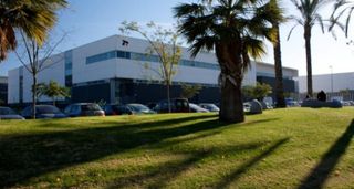 Miete Fabrikhalle in Carrer del progrés 41. 2.474 m² construidos con patio perimetral y acceso directo a la