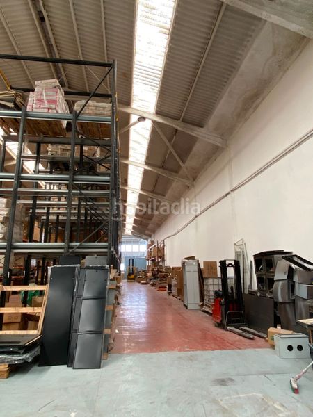 Foto f2e18268-b14c-42d0-a50e-7097eef3e588. Nau industrial a Sant Andreu de la Barca