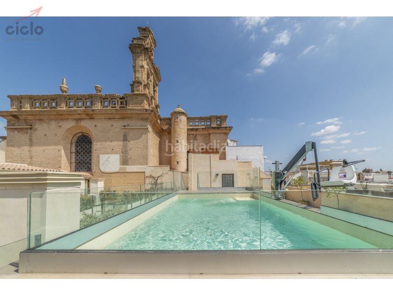 Piso  en  Feria. Ático dúplex a estrenar con terraza privada y vistas monumentale
