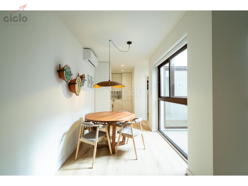 Foto b8c7aa4f-9e69-4db1-9262-f9e21b120876. Flat with pool in Feria Sevilla