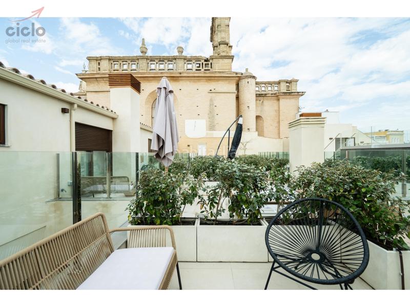 Foto f7b90acf-bab5-4dc4-a434-40eff1e945a6. Flat with pool in Feria Sevilla