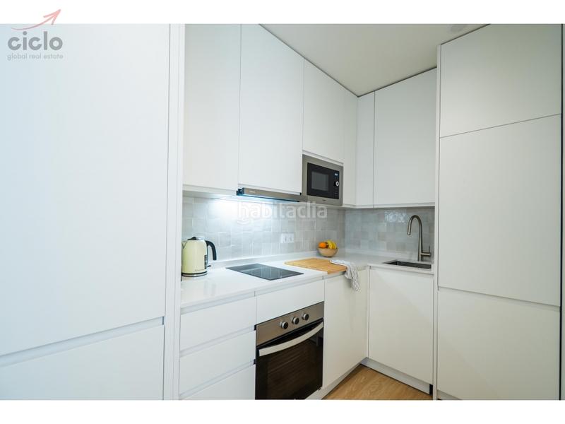 Foto f8755f3f-a311-49a1-8d02-bea99e9a5c00. Flat with pool in Feria Sevilla