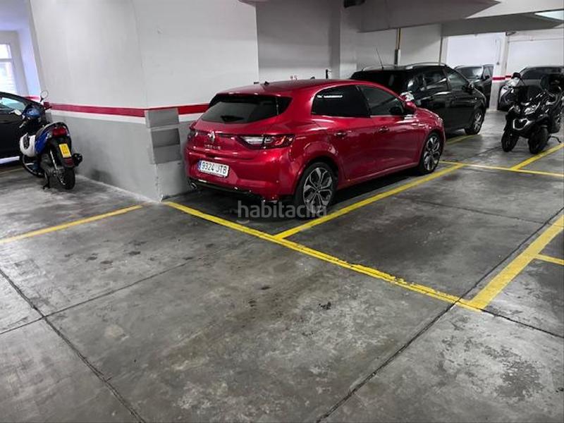 Foto d179e341-cfed-4d02-891a-99d331f02428. Aparcament cotxe a Horta Barcelona