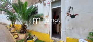 Planta baixa  Passatge peris i mencheta. Piso en venta en passatge peris i mencheta, la font den fargues