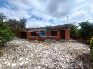 Casa a Bigues i Riells. Casa en venta en urbanización, 3 dormitorios.