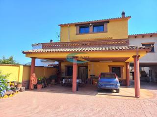 Casa a Santa Eulàlia de Ronçana. Casa en venta en santa eulalia de ronçana, 6 dormitorios.