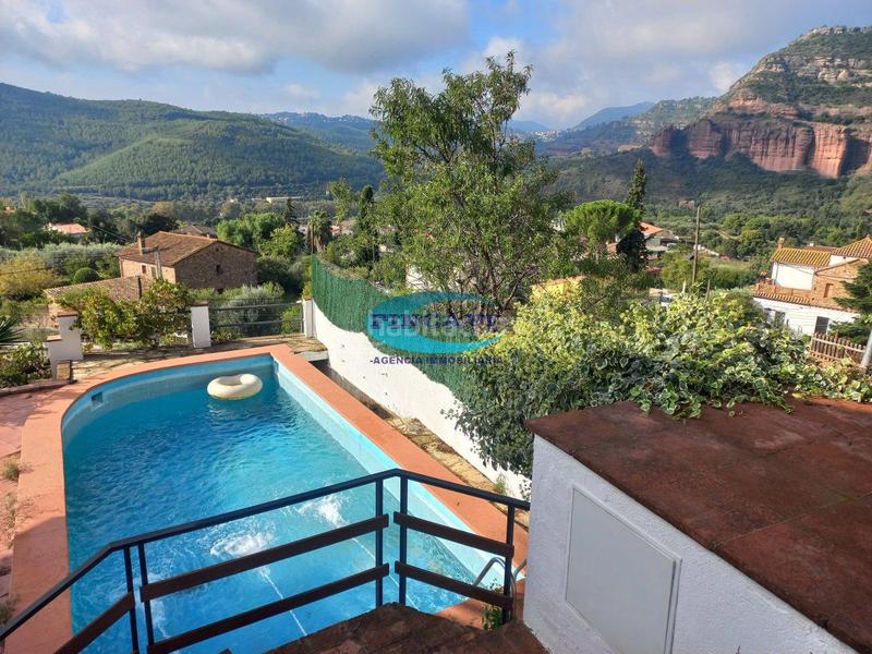 Foto 26a49a01-deab-47bb-923e-8bafca86ee07. Casa con riscaldamento parcheggio piscina in Bigues i Riells del Fai