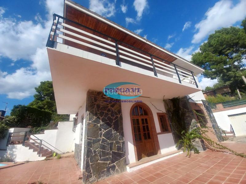 Foto a1ef87ed-0df1-478d-a5d0-b4184571b3c7. Casa con riscaldamento parcheggio piscina in Bigues i Riells del Fai