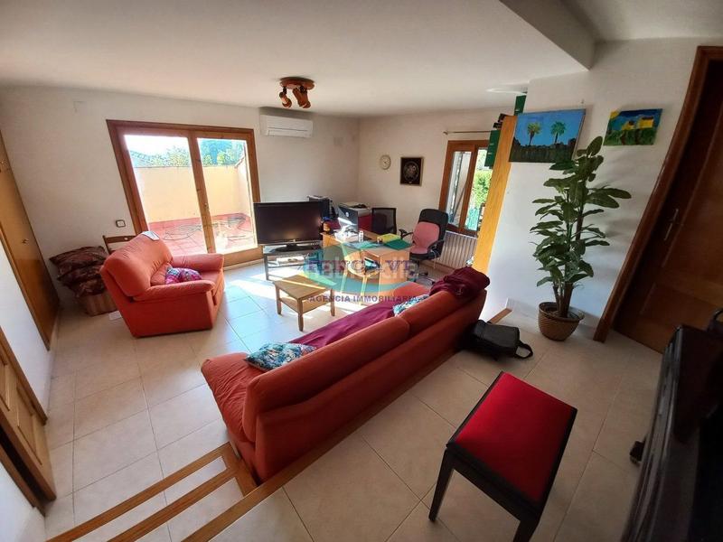 Foto 40dd4cc8-8cf5-4677-8628-cc111211fe81. Haus mit heizung parking pool in Bigues i Riells del Fai