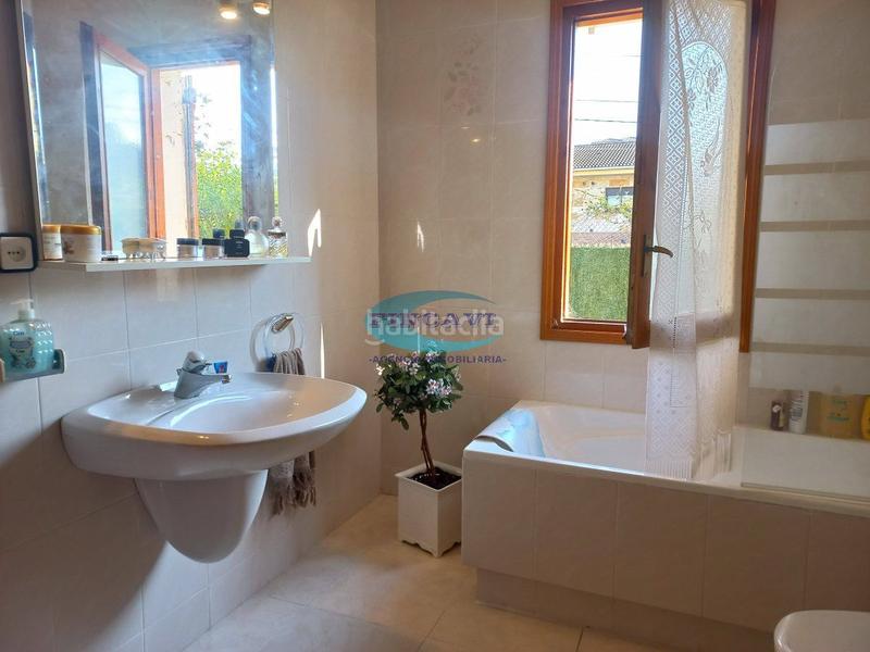 Foto 7d598cbb-0732-4884-8332-b3e800f1d068. Haus mit heizung parking pool in Bigues i Riells del Fai