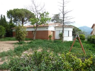 Miete Haus in Bigues i Riells del Fai. Casa en alquiler en urbanización, 5 dormitorios.