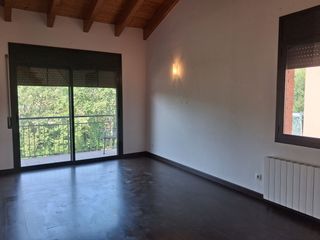 Affitto Appartamento in Bigues i Riells del Fai. Piso en alquiler en centro, 3 dormitorios.