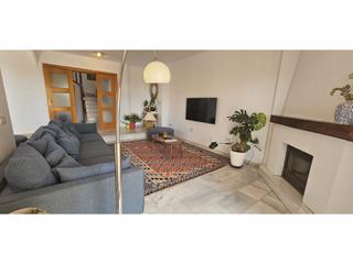 Chalet en Avenida maria de orueta. Increíble chalet con piscina con 5 habitaciones y 5 baños con ma