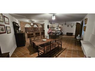 Local Comercial a Avenida palma mallorca 53. Se vende local en planta baja de 413m2 en uno de los edificios m