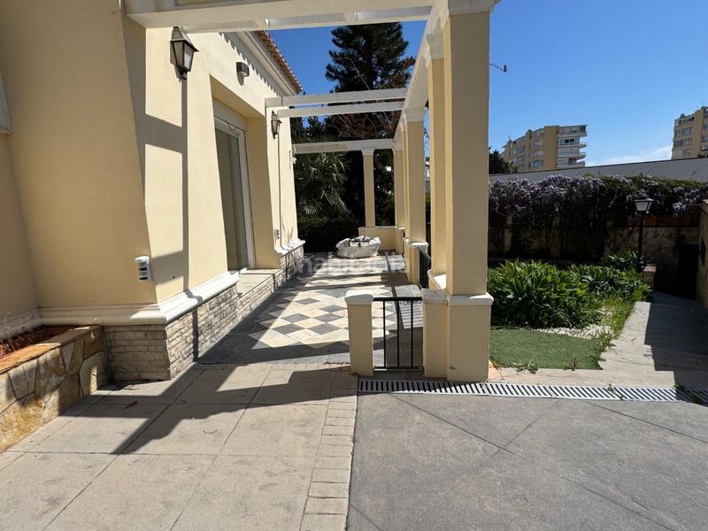 Foto 40243f7e-46c7-4a60-9029-1a196143743a. Affitto casa con parcheggio piscina in Los Álamos Torremolinos