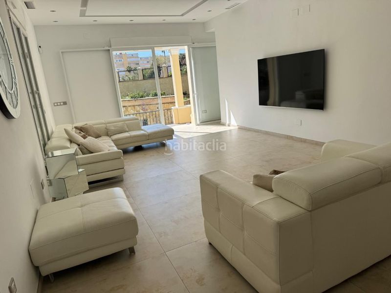 Foto 6f55f8a7-b9d8-4934-b72a-d5155f7ed01a. Affitto casa con parcheggio piscina in Los Álamos Torremolinos