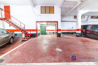 Parking voiture  Calle de san vicente de paúl. En venta garaje grande más trastero en paseo echeragay
