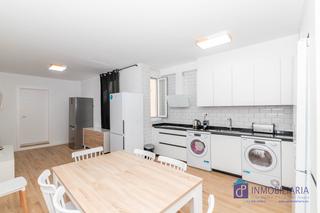 Appartement  Calle de santiago. Amplio piso reformado en el casco histórico de zaragoza. rentabi