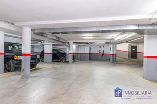 Aparcament cotxe  Travesía director ferraz. Plaza de garaje con trastero privado en el corazón de benasque