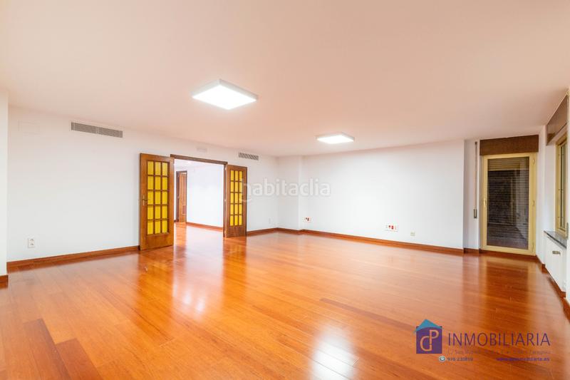 Foto 99669319-3f62-439f-94b6-bf39e40726e7. Alquiler oficina  en alquiler en residencial paraíso, – alta representatividad y muy buena ubicación. en Zaragoza