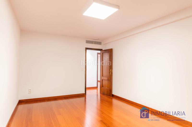 Foto c80e438c-007c-4526-a84a-e73dbe54f063. Alquiler oficina  en alquiler en residencial paraíso, – alta representatividad y muy buena ubicación. en Zaragoza