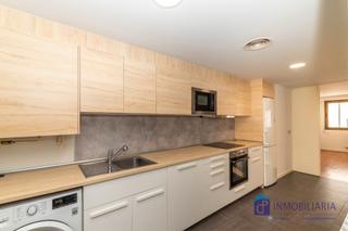 Appartement à Calle de prudencio 27. Exclusiva vivienda junto a la calle alfonso y la plaza del pilar