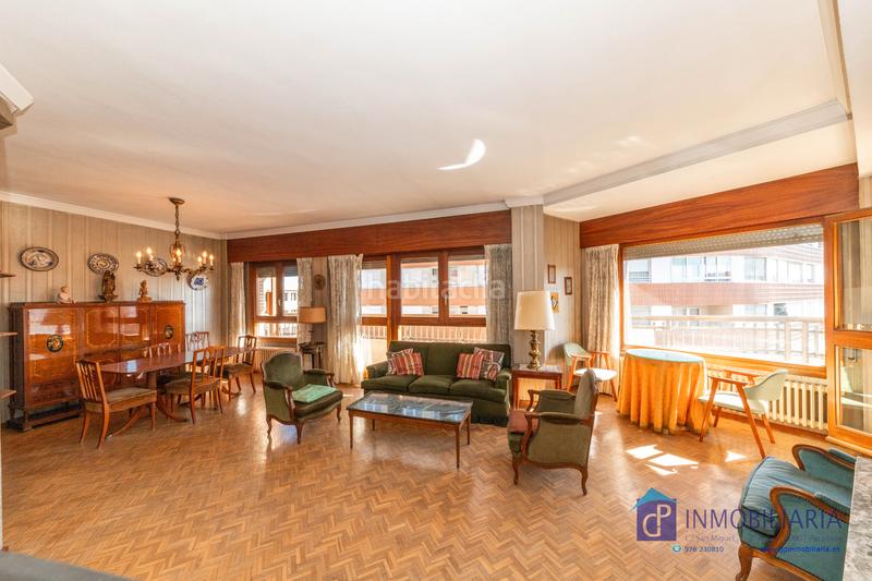 Foto 55f193db-4427-43c6-a079-f748a48c663b. Piso espectacular piso de 211 m² en avenida césar augusto, en Zaragoza