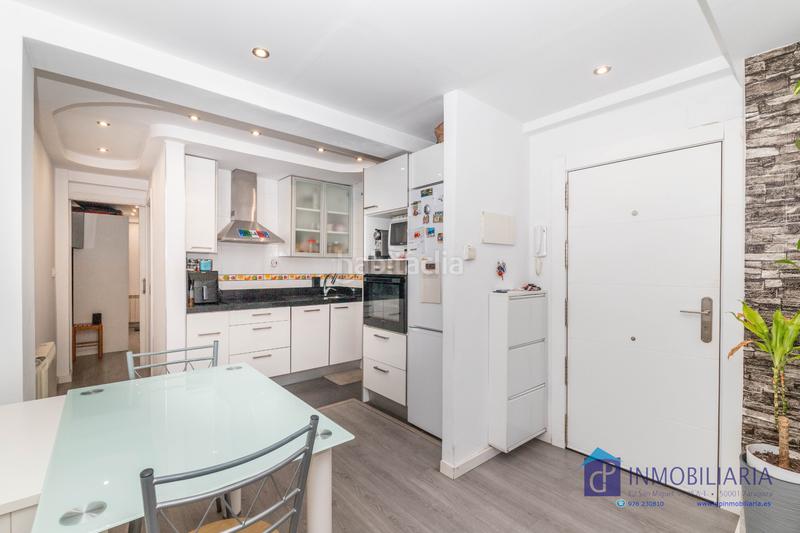 Foto 0d6c3f06-24e7-450c-9ba8-27f09e813ebe. Piso oportunidad para inversores : piso reformado con inquilino solvente y contrato en vigor hasta octubre de 2028 en Zaragoza