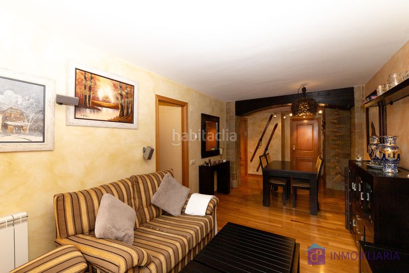 Foto 42150428-4d4d-4050-8eb7-2f1eb84da150. Flat with fireplace heating in Benasque