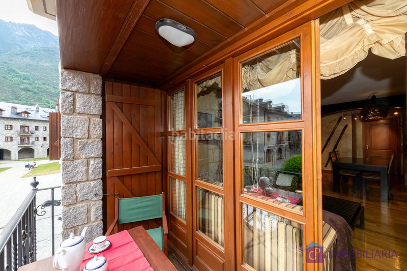 Foto 4e1eca36-54b2-4755-becc-31c8ce0480e9. Flat with fireplace heating in Benasque