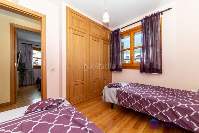 Foto 560980c7-fbbe-4c54-979d-355ea77dd907. Flat with fireplace heating in Benasque